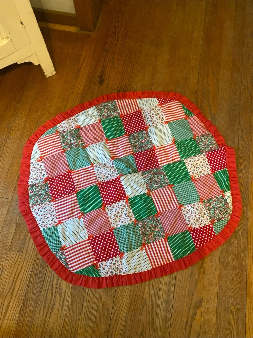 Holiday Patchwork Tree Skirt in Red and Green